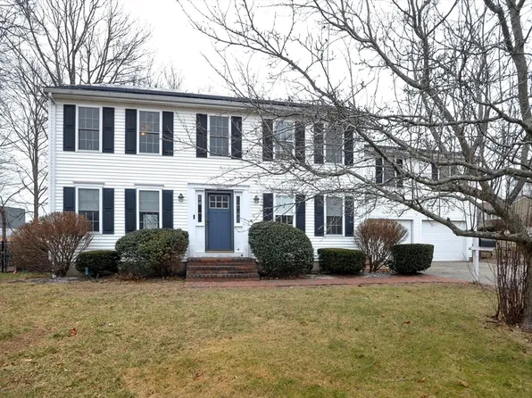 31 Chard St, Weymouth, MA 02189