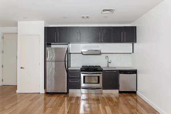 Rented by Cyberapts Management | media 17