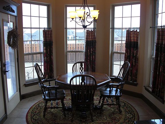 5th image of 3217 Garden Hill Dr