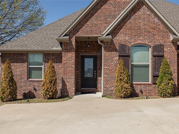 3rd image of 4008 SW Roundstone Blvd
