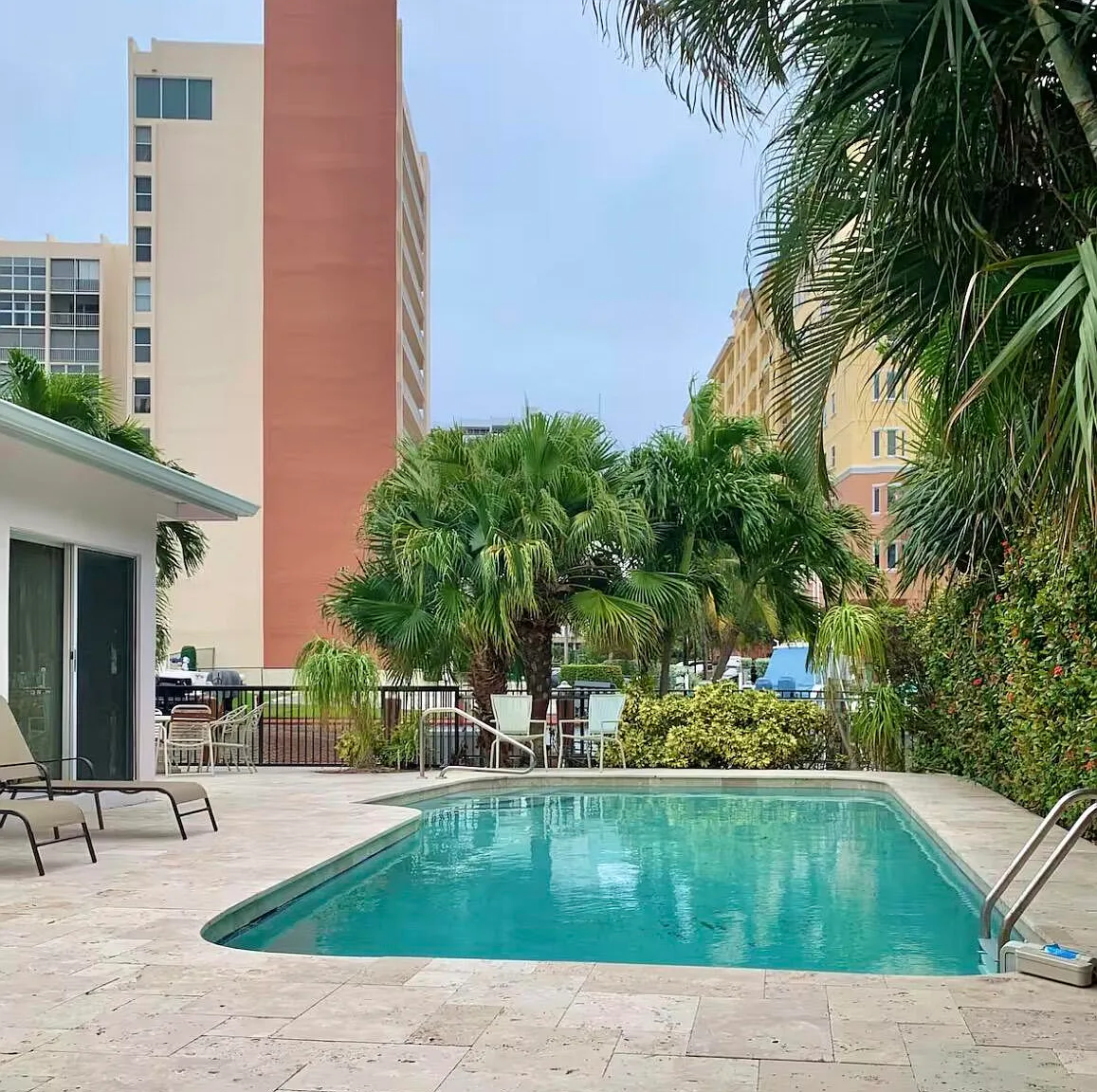 3 bed, 2.0 bath, 1760 sqft, $7,980 — Photo 1