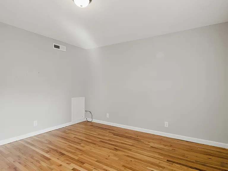 30 Yorktown Dr #30 — Photo 15
