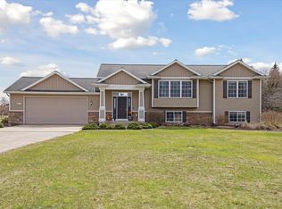 5252 Indian Lakes Rd NE, Cedar Springs, MI 49319