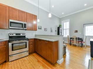 3 Pembroke St #3B, Chelsea, MA 02150