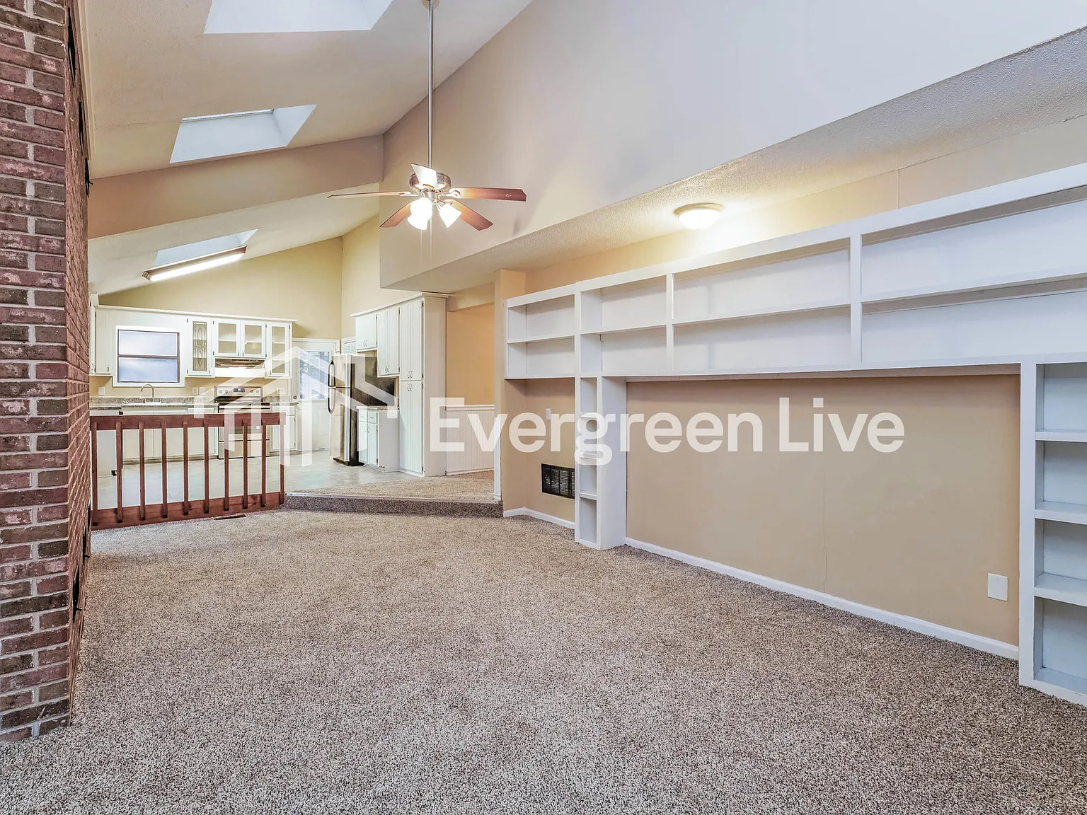 3 bed, 2.0 bath, 1400 sqft, $1,645 — Photo 2
