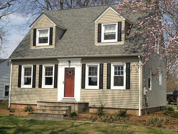 2nd image of 597 Bridgewater Ave