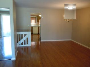 1903 W Golf Rd APT 1A, Mount Prospect, IL 60056