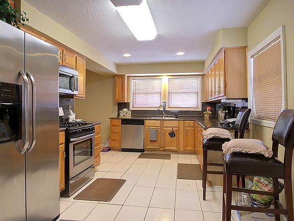 5th image of 104 Berkley Dr