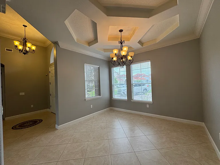 142 Harrington Ct — Photo 13