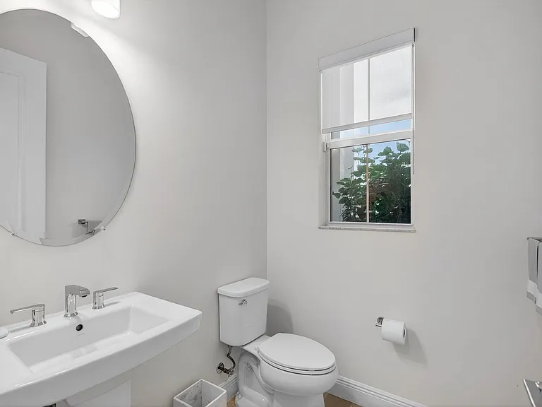 9249 Crestview Circle Palm — Photo 25