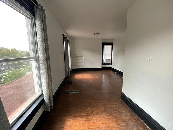 Living room built in shelf nook