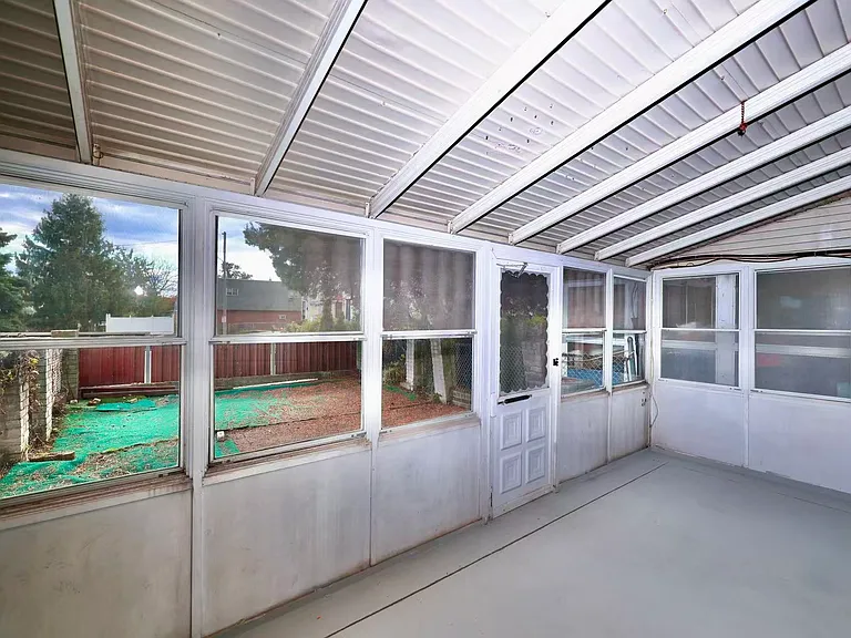 1122 W Oxford St — Photo 11