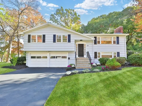 118 Albemarle Rd, Norwood, MA 02062