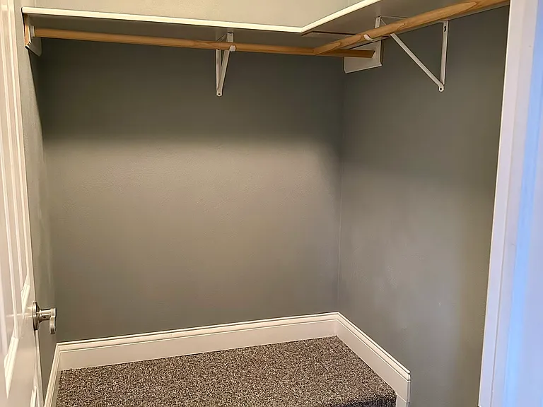 320 Holland Rd — Photo 13