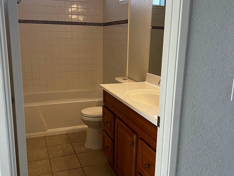2010 Falmoth Cir — Photo 13