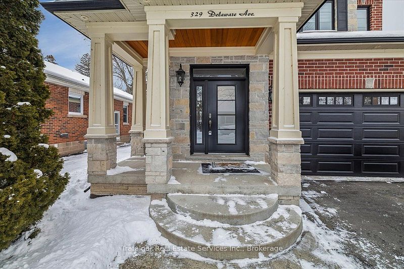 Burlington House for rent - 5 Bedrooms — photo 2