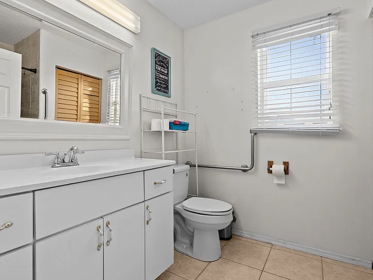 141 NE Naranja Ave — Photo 18
