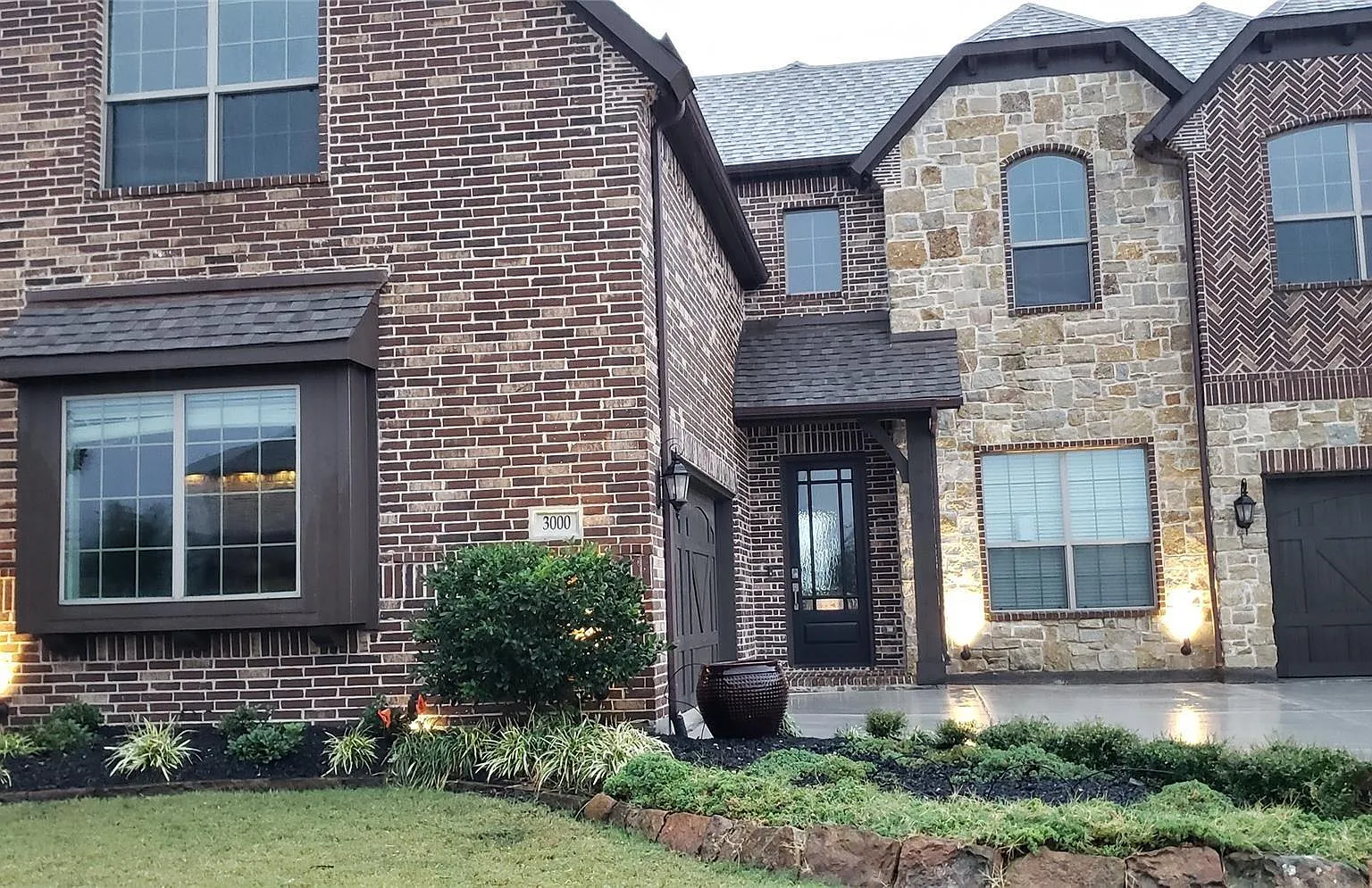 5 bed, 3946 sqft, $3,999 — Photo 1