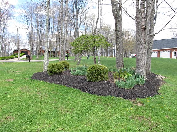 3rd image of 42010 Woodland Ln