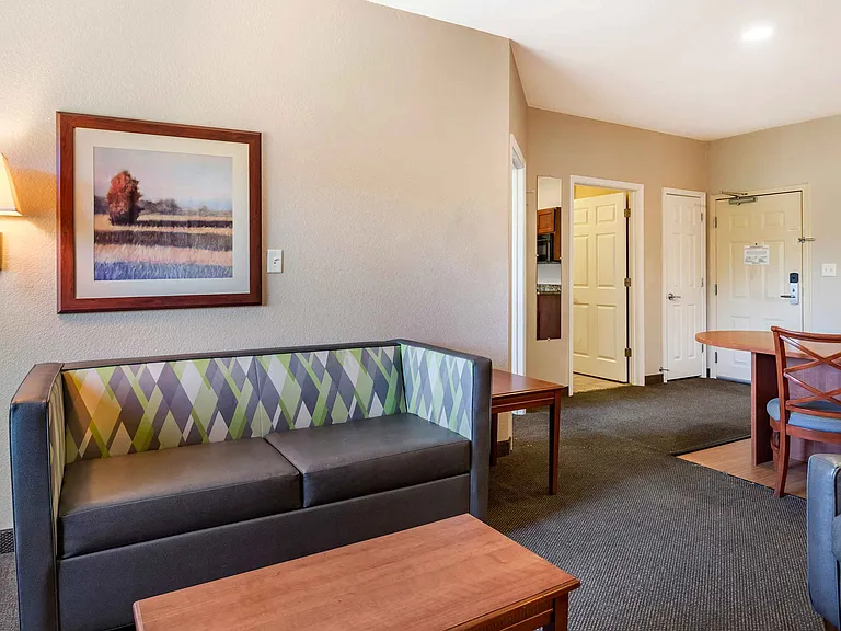 Studio Suite - 1 Queen Bed