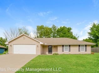212 S Darrowby Dr, Raymore, MO 64083