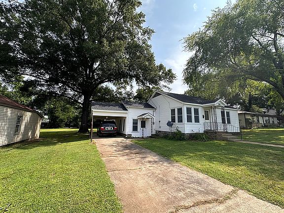 2nd image of 1019 E Main St