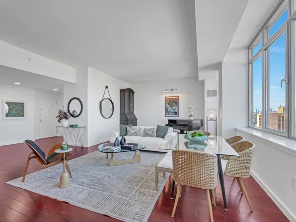 1485 5th Avenue image 4 of 24