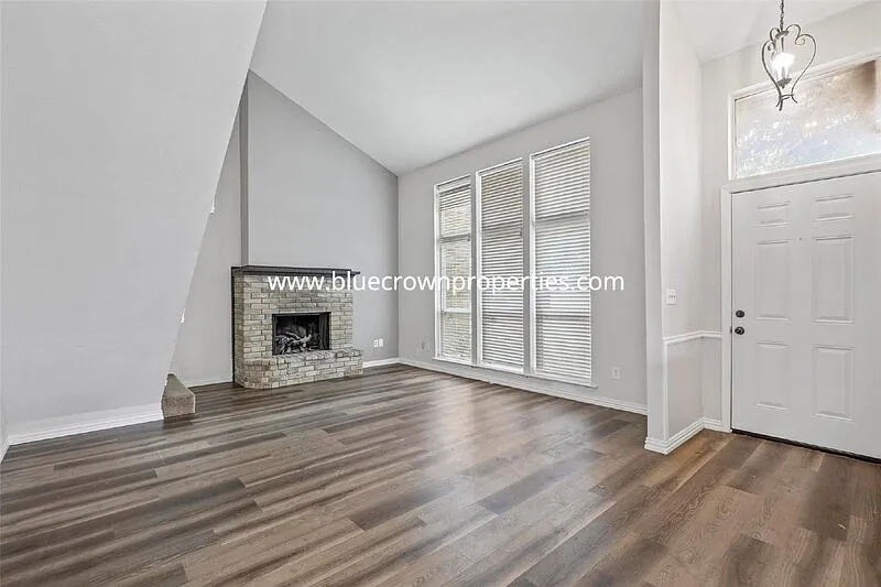 3 bed, 2.0 bath, 1445 sqft, $1,950 — Photo 3