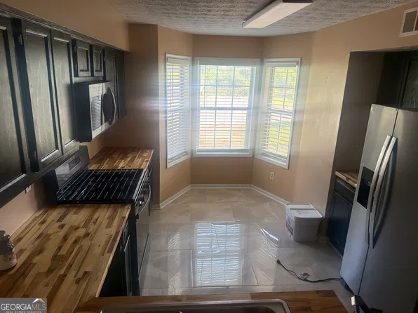 9472 Cypress Ln, Jonesboro, GA 30238