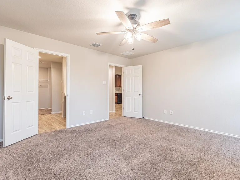 5810 Machaela Trce — Photo 20