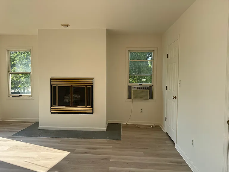 57 Princeton Ave #D — Photo 6