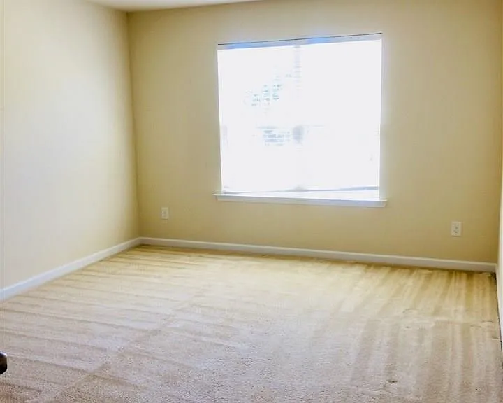 709 Garden Square Ln — Photo 22