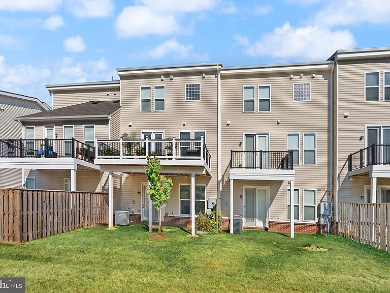 23491 Epperson Sq — Photo 54