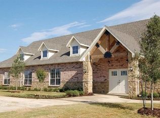 2704 Mountain Lion Dr, Fort Worth, TX 76244