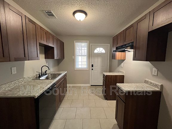 3rd image of 3067 Waynoka Ave