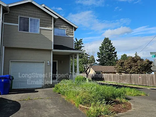 7445 SE Crystal Springs Blvd Photo 1