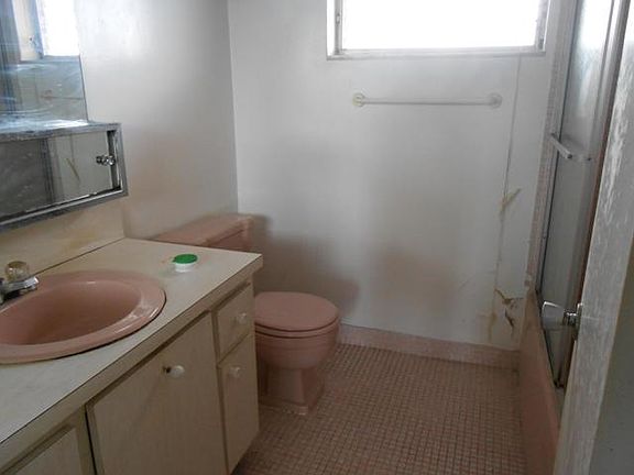 5th image of 19001 NE 14th Ave APT 207