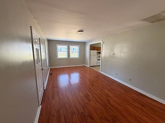 5th image of 2020 N Glenwood Ave
