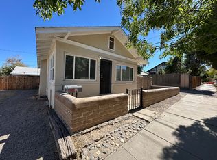 Updated 1 Bed Apartment w/ Yard 2 Blocks to UNM, Albuquerque, NM 87106