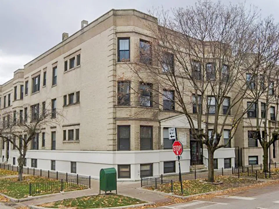 901 W Sheridan Rd #1