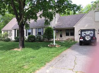 16 Meadowview Dr, Plaistow, NH 03865