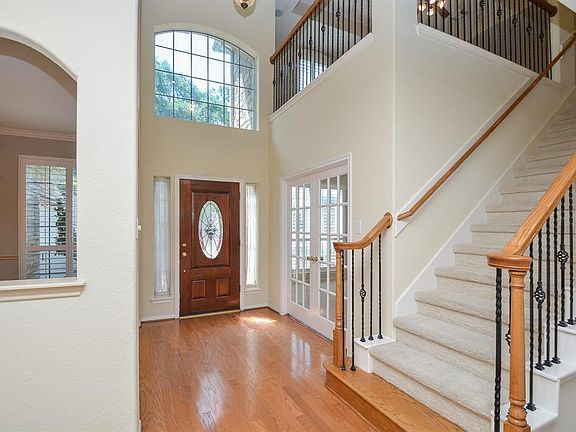 2nd image of 1402 Kyle Hill Ln