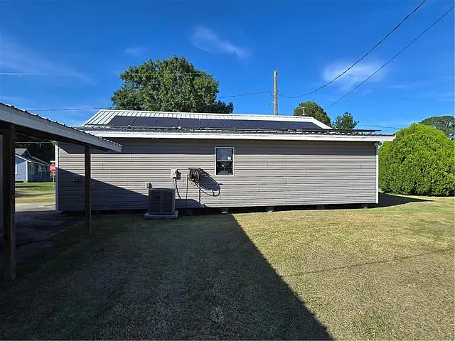 300 Saint Charles Blvd — Photo 27