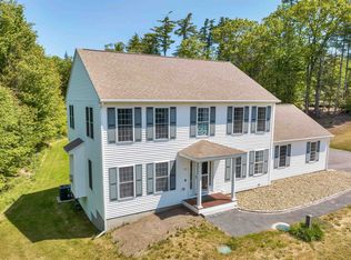 15 Carriage Hill Rd, Wilton, NH 03086