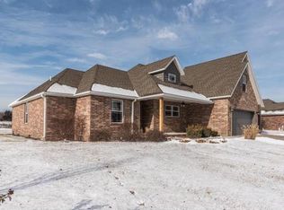 21510 Murlo Cir, Peculiar, MO 64078