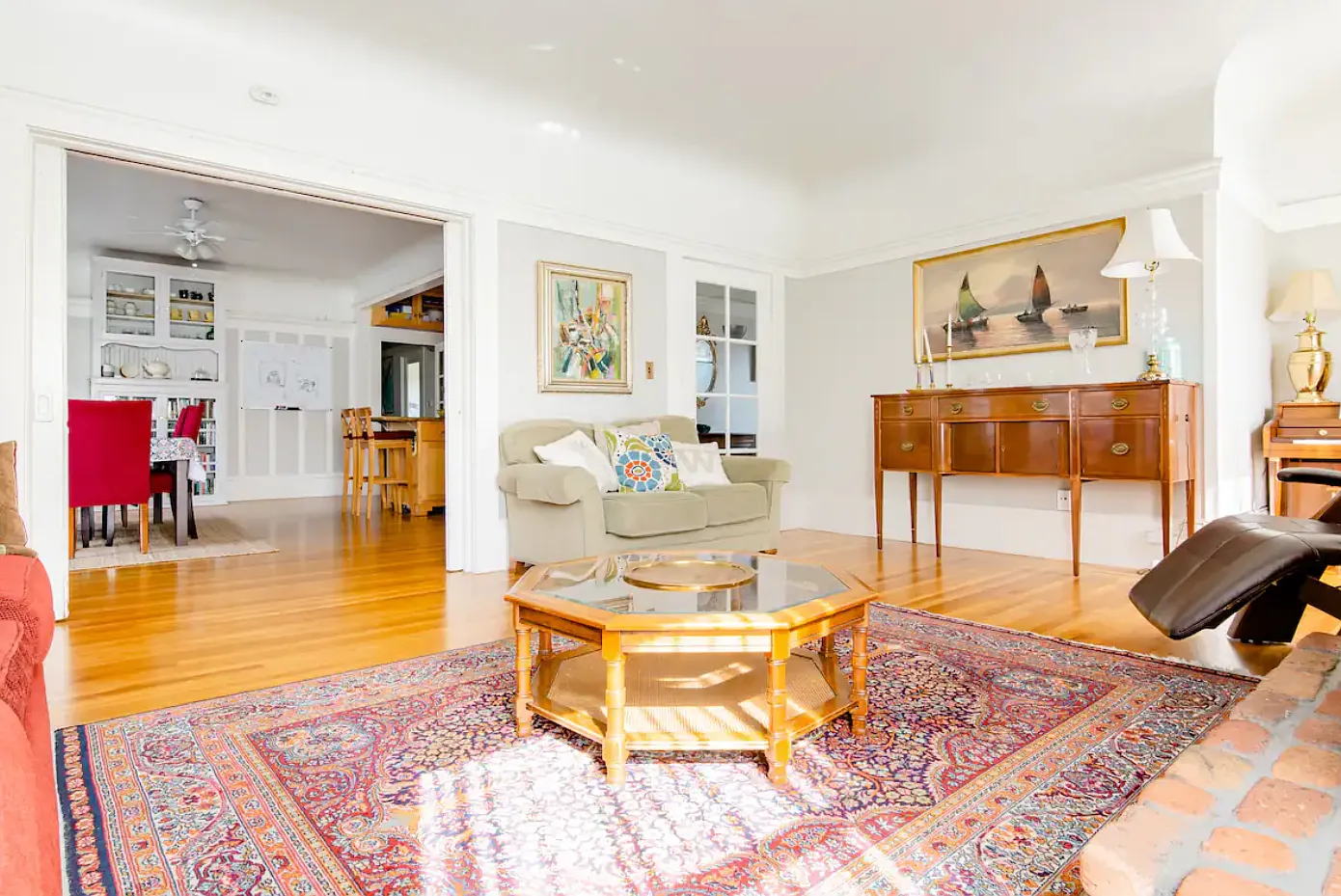 6 bed, 2000 sqft, $9,000 — Photo 2