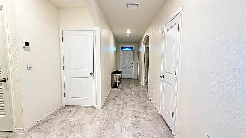 4 bed, 2.0 bath, 1846 sqft, $3,100 — Photo 3