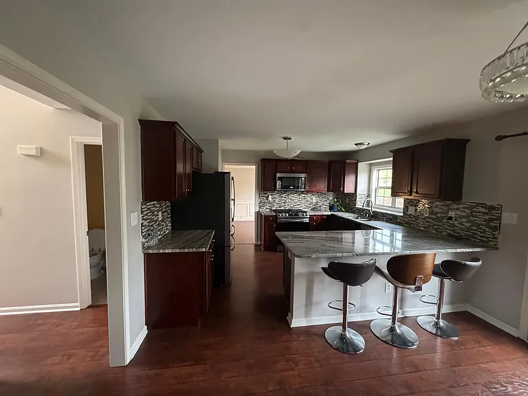 10916 Collington Dr — Photo 9