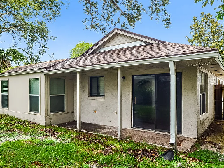 321 Alba Ln — Photo 16
