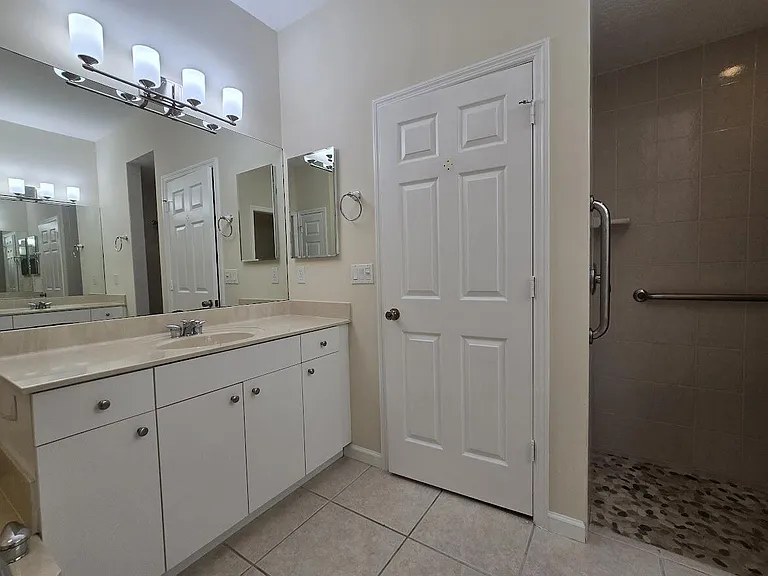 1463 SE Tidewater Pl — Photo 19